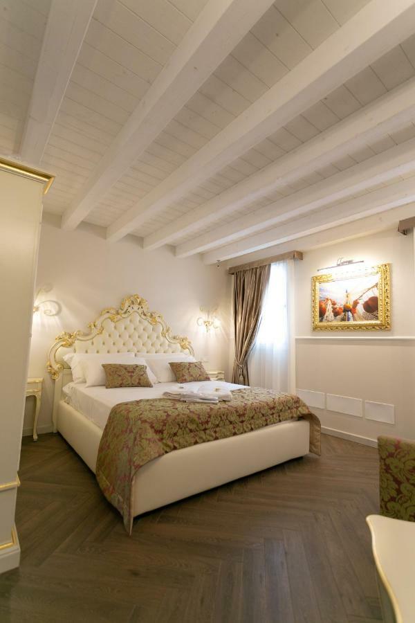 Ca' Vittoria Boutique House Apartsuite Chioggia Exteriör bild